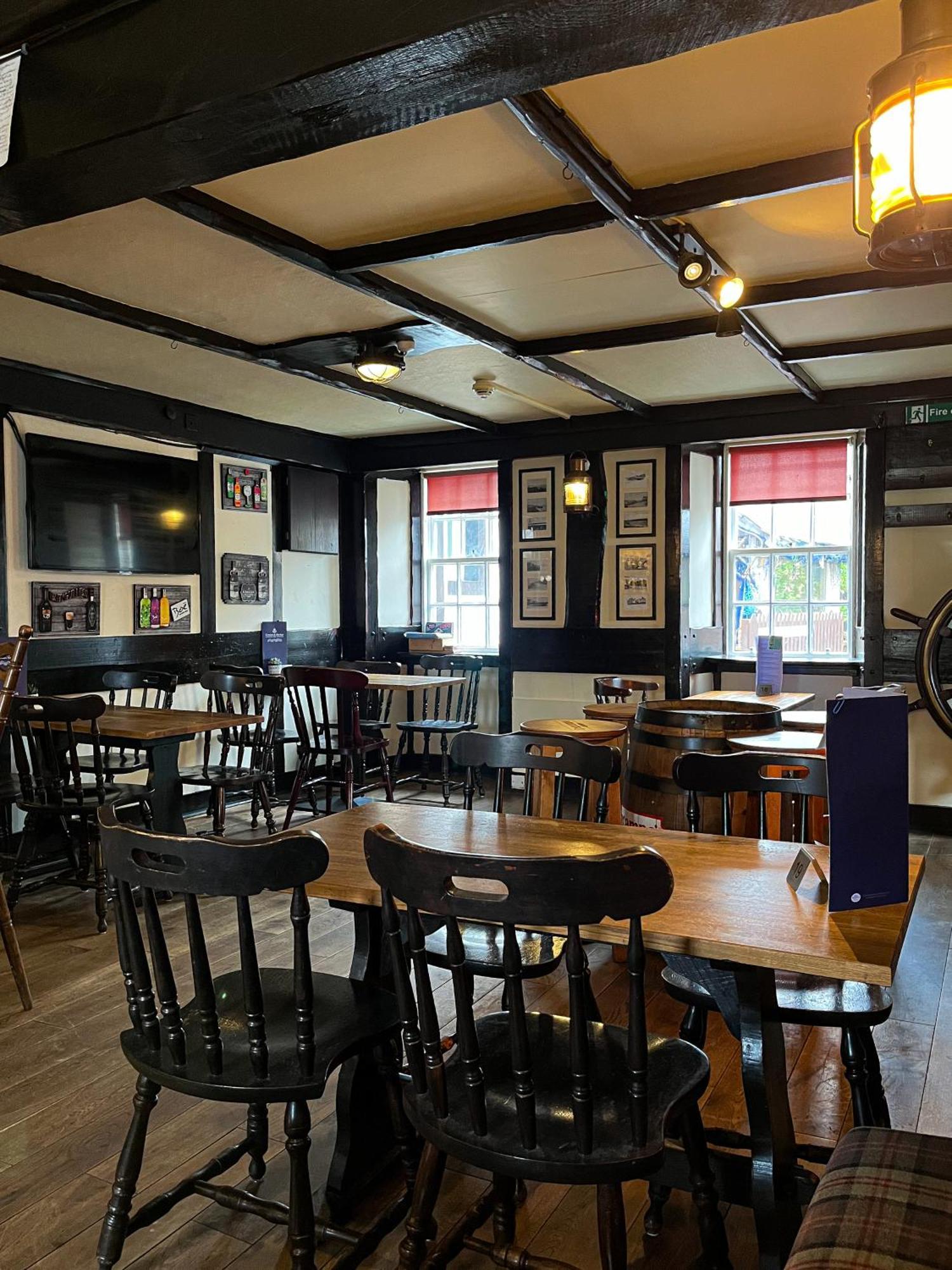 Crown And Anchor * Findhorn