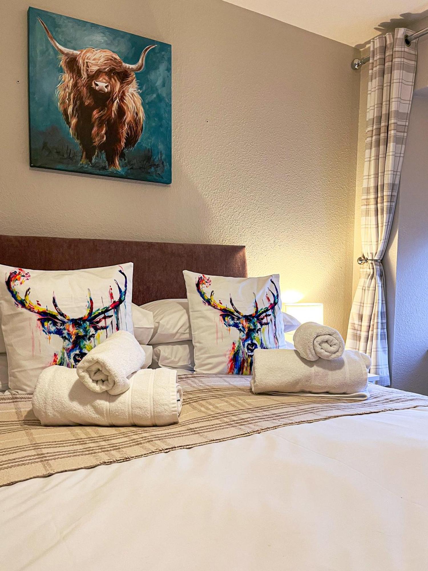Crown And Anchor * Findhorn