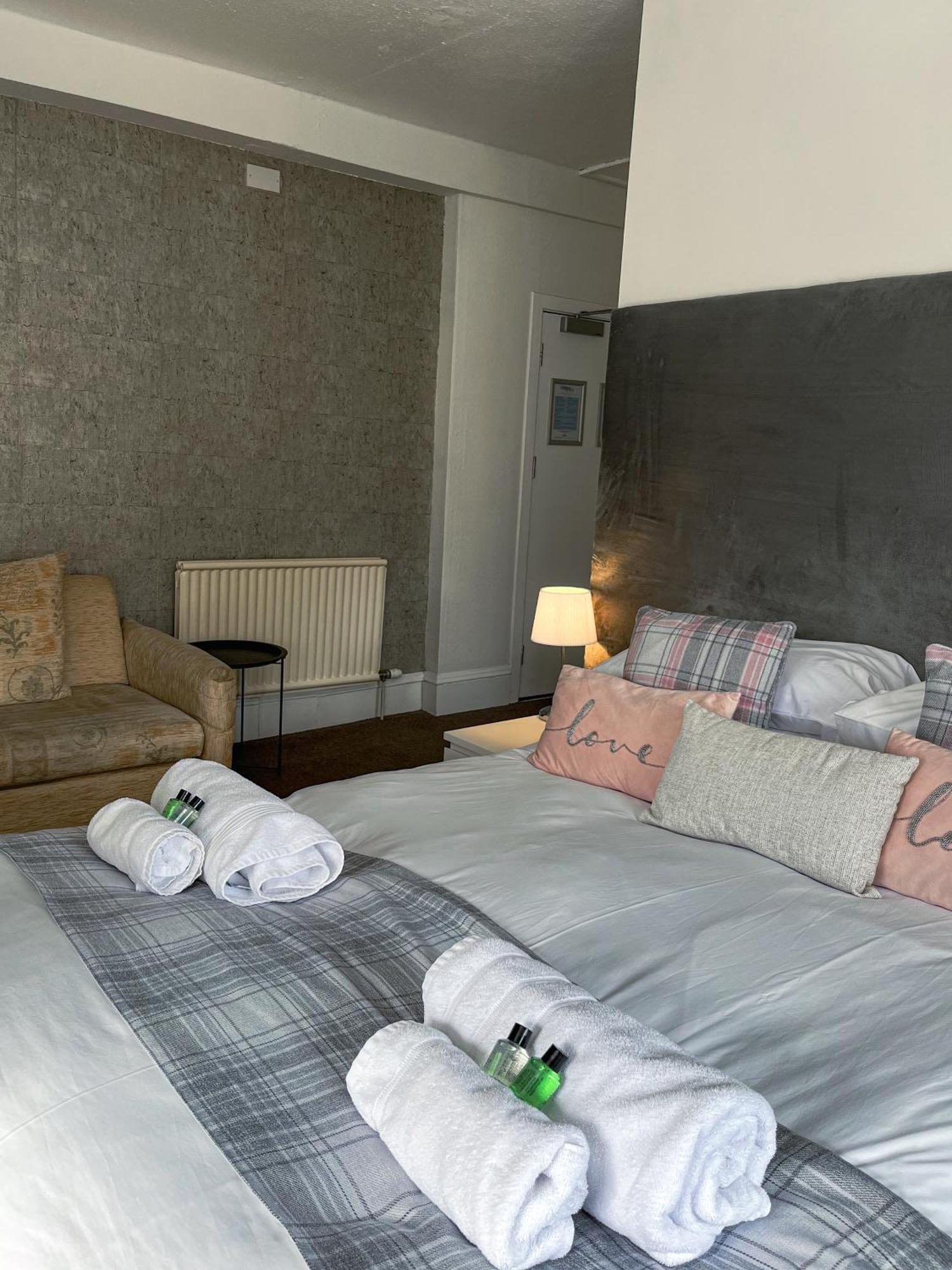 Crown And Anchor Hotel